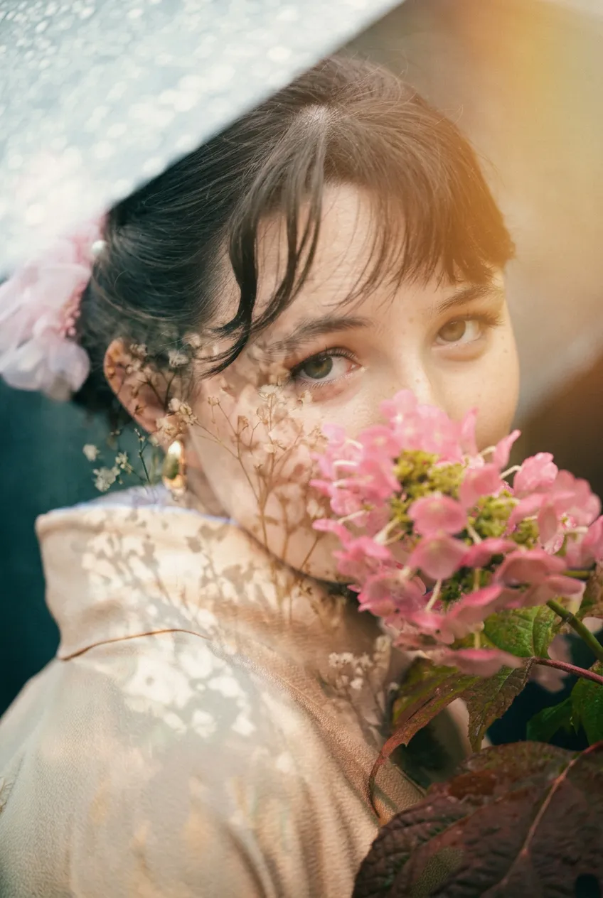 Retrato en doble exposición, kimono, flores y gypsophila — 2